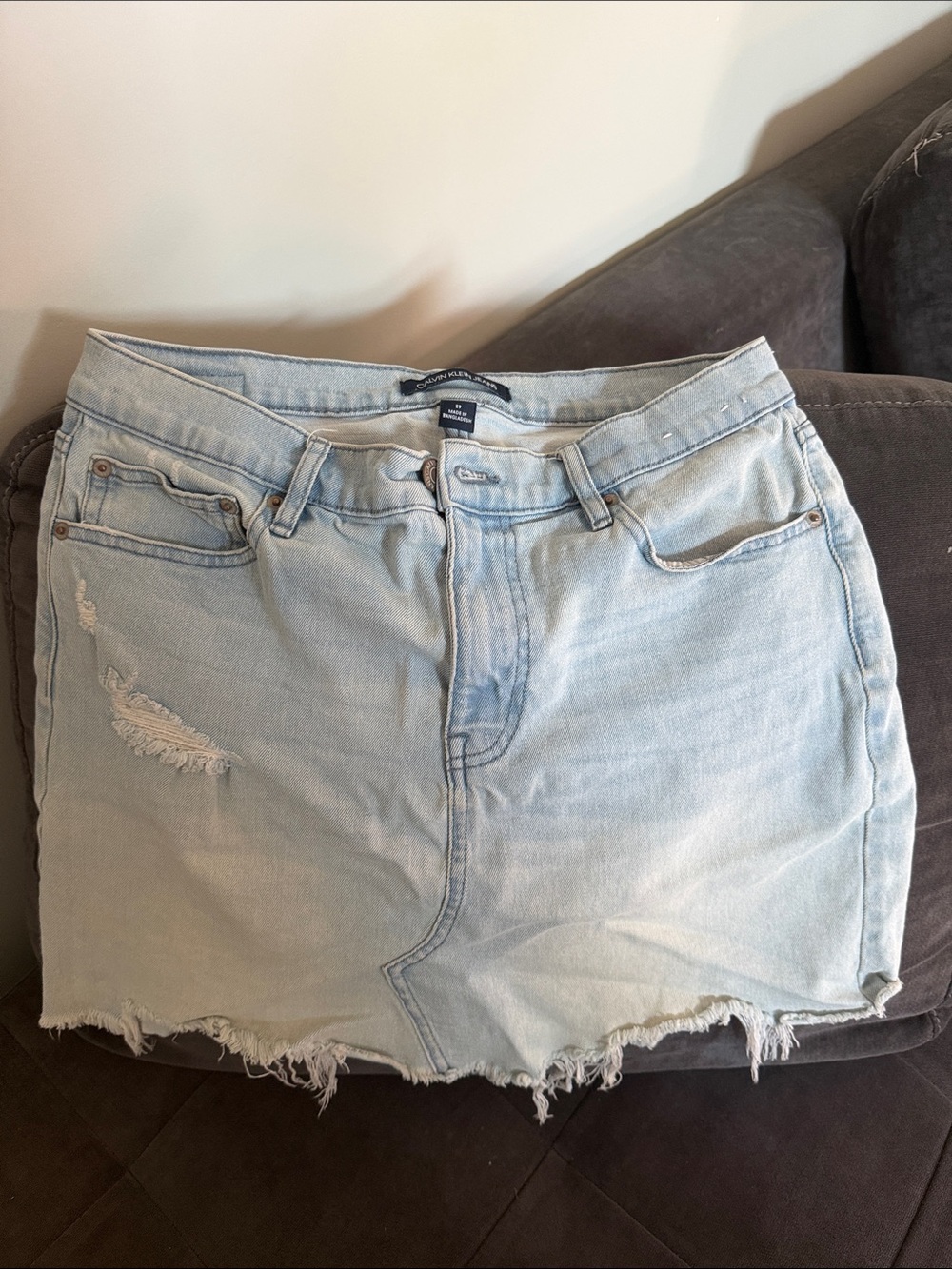 Light Blue Distressed Denim Mini Skirt - Un